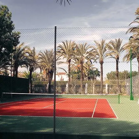 Oasis Hotel 4*